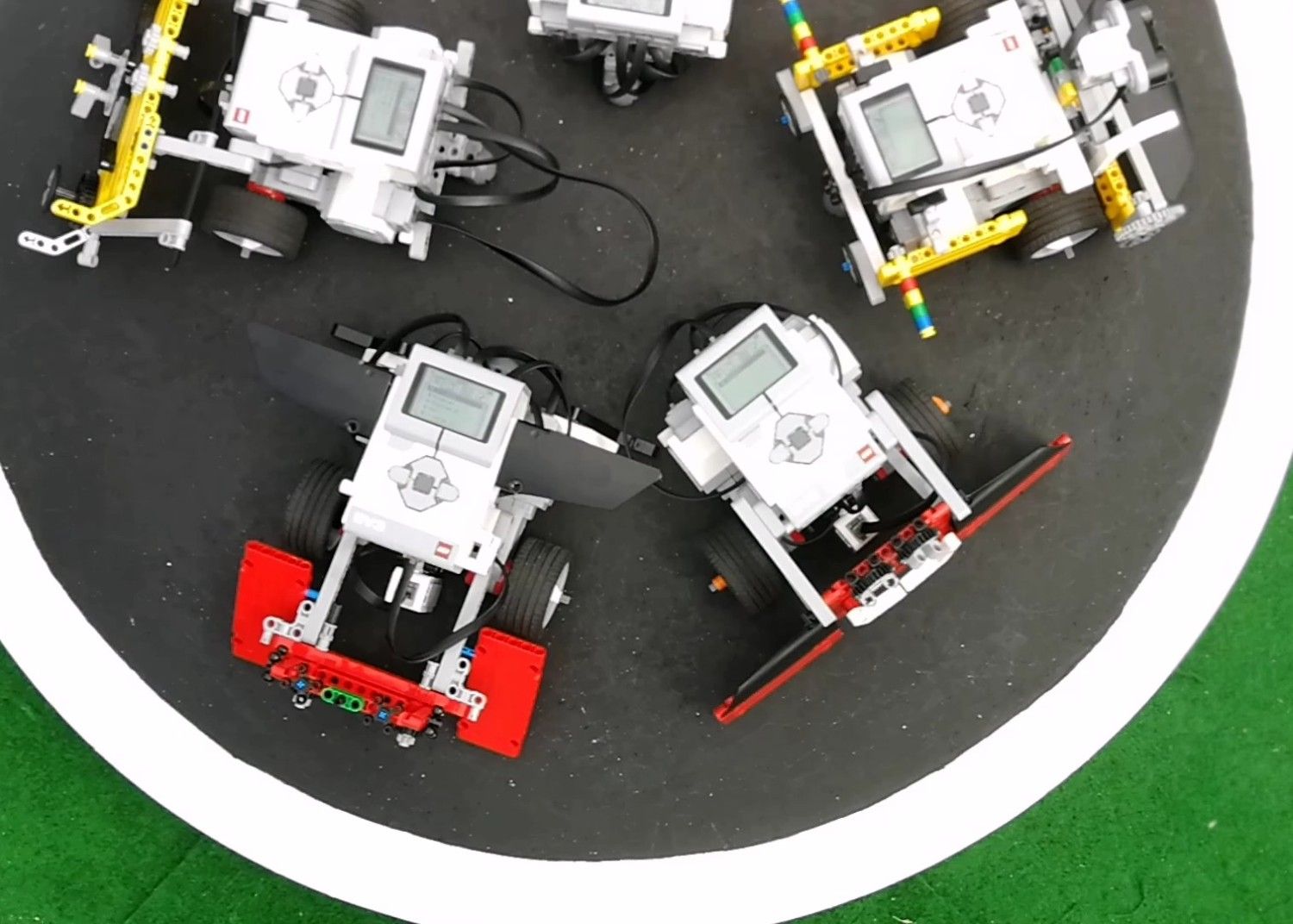 Robotsumobrydning på Kids City Lab
