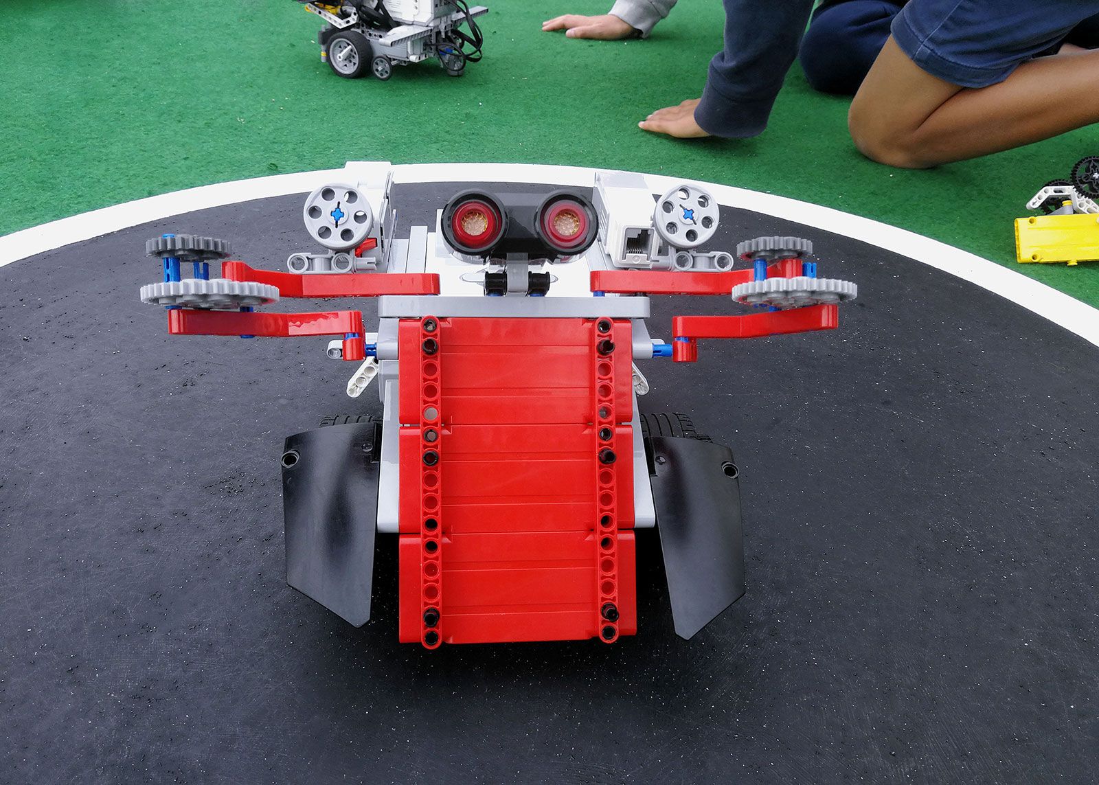 Børsterobotter fra Danmarks Robotfestival